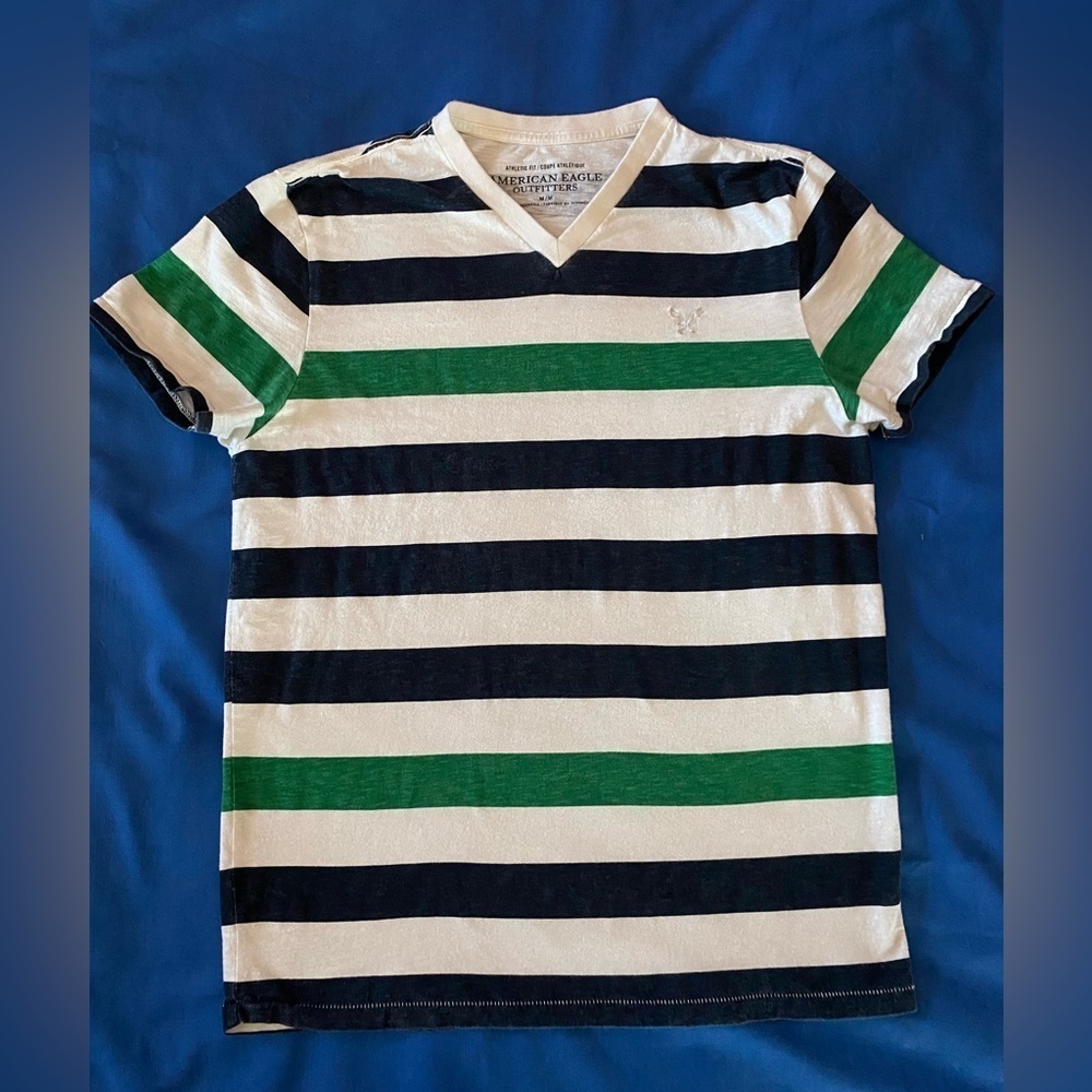 American Eagle 🦅 Outfitters - EUC - Men’s Medium Shirt